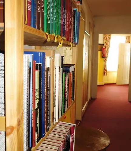 Alpina Отель 2*