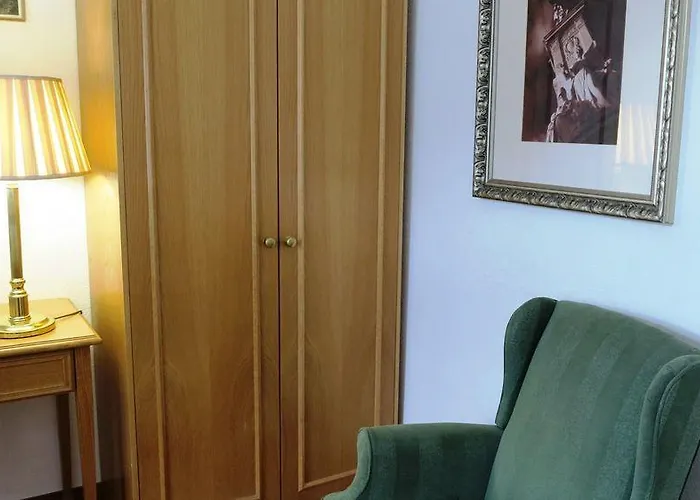 Отель Alpina 2*