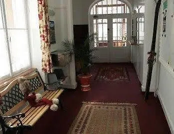 Alpina Hotel 2*